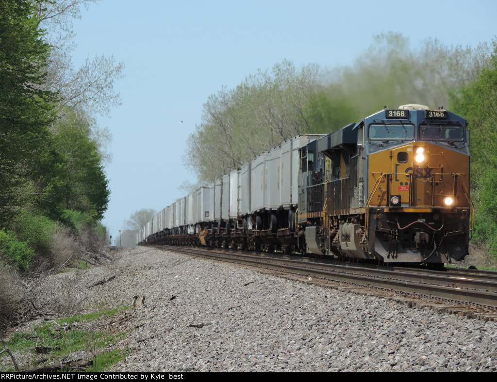 CSX 3168 on I002 